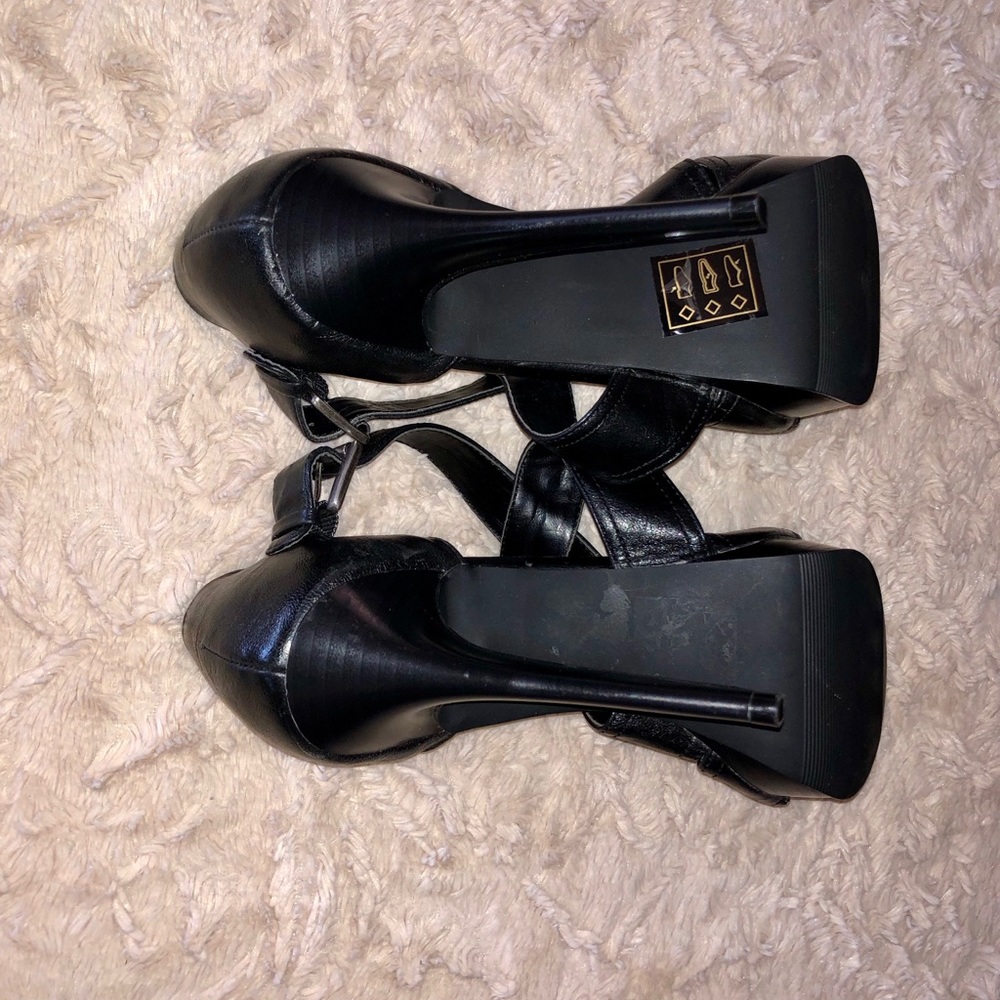 Aldo Platform Sandals - Picture 5 of 5